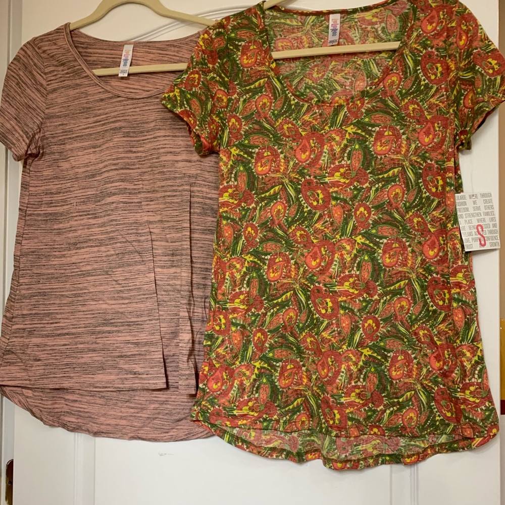 Miltiple size Lularoe classic T